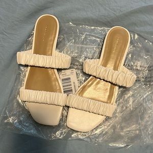 Leather ruched flat sandal